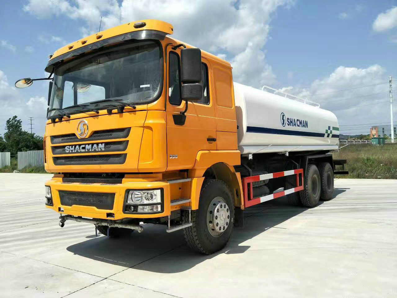 Shacman F3000 6X4 20,000 Liters Water Sprinkler Truck